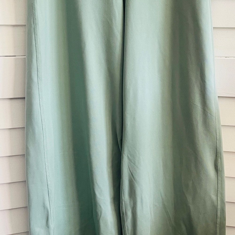 Gilly Hicks NEW Pants Wide Leg Active Recharge Mid Rise Light Green Size Small - Picture 2 of 7